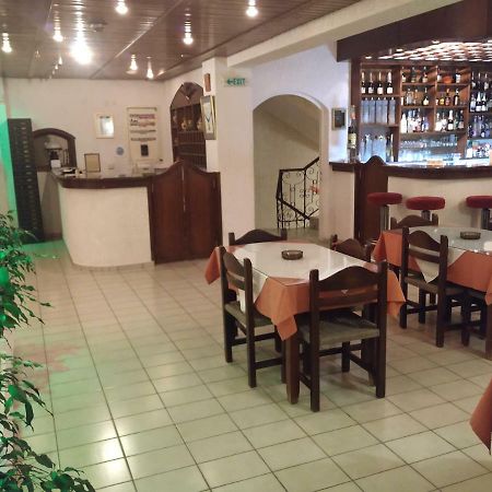 Efi Hotel 말리아 외부 사진