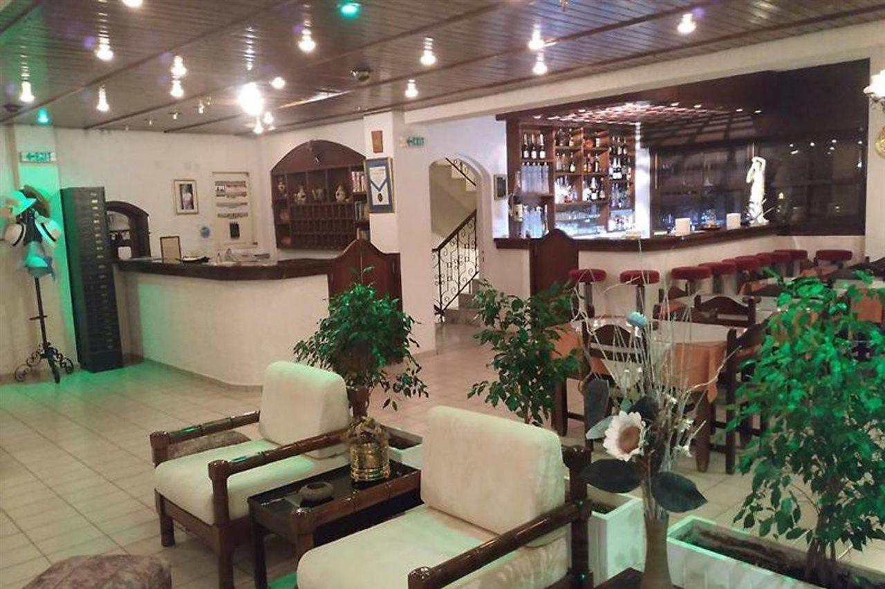 Efi Hotel 말리아 외부 사진