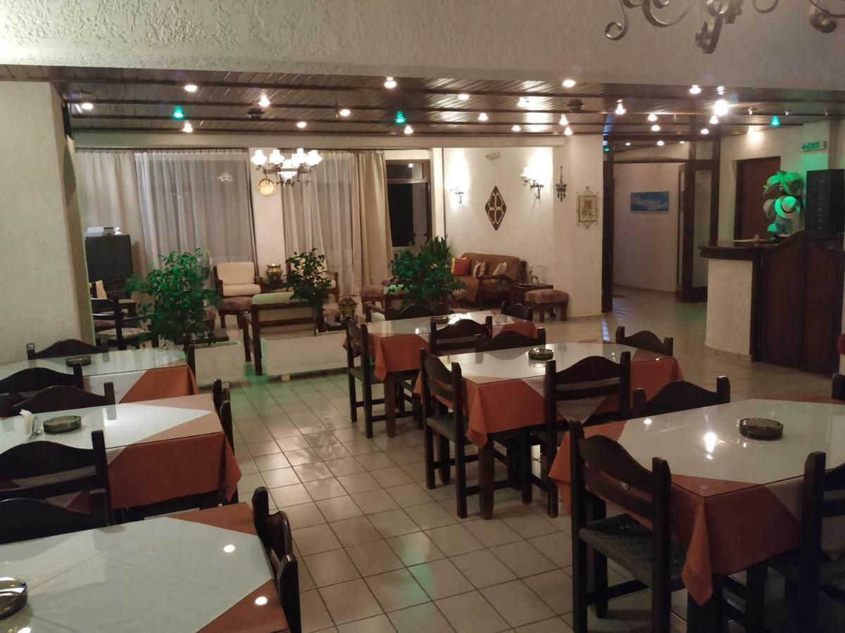 Efi Hotel 말리아 외부 사진